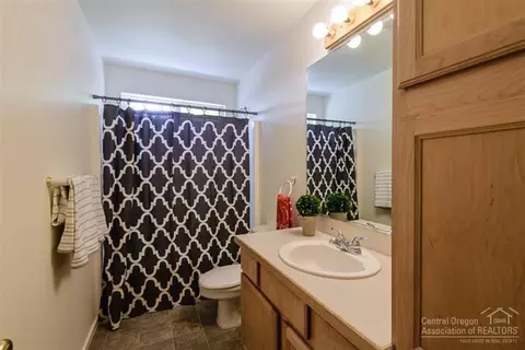 855 NW 13th St, Bend, OR 97701 photo 8