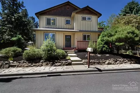 855 NW 13th St, Bend, OR 97701 photo 1