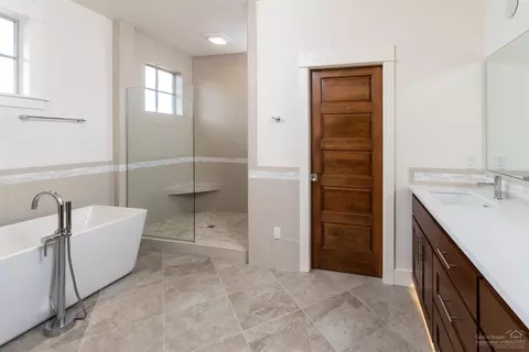 19290 SW Alianna Loop, Bend, OR 97702 photo 9