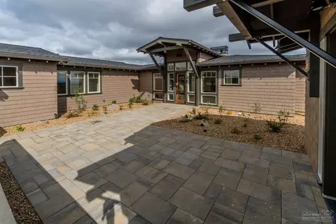 19290 SW Alianna Loop, Bend, OR 97702 photo 1