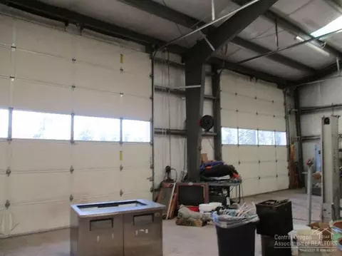 59929 Cheyenne Rd, Bend, OR 97702 photo 2