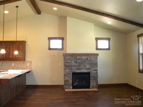 61064 SE Ruby Peak Ln, Bend, OR 97702 photo 2