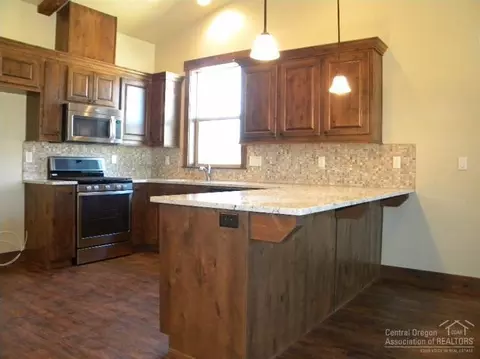 61064 SE Ruby Peak Ln, Bend, OR 97702 photo 3