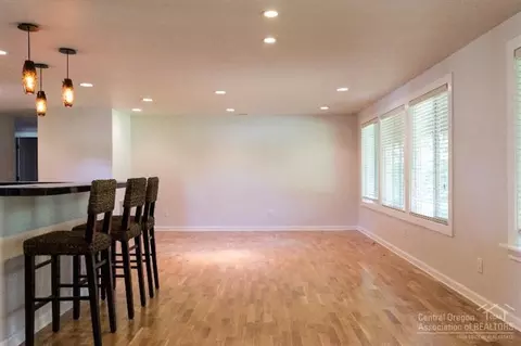 20377 Chase Rd, Bend, OR 97702 photo 5