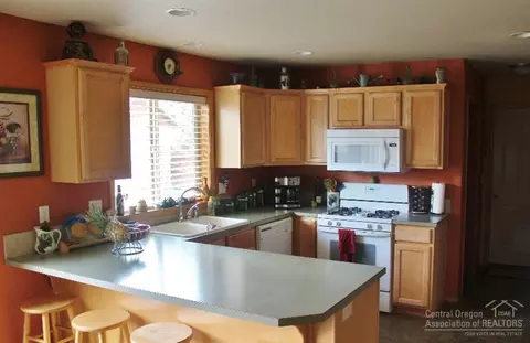 20542 Conifer Ave, Bend, OR 97702 photo 6