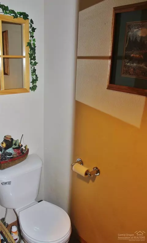 20542 Conifer Ave, Bend, OR 97702 photo 11
