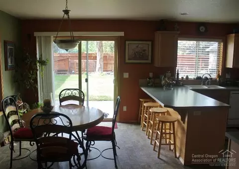20542 Conifer Ave, Bend, OR 97702 photo 5