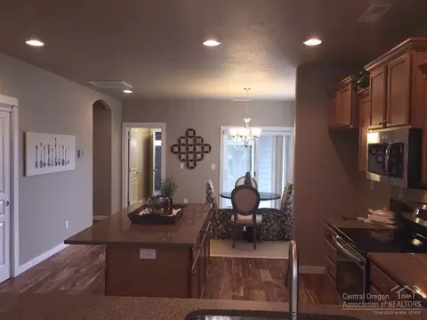 63278 Newhall Pl, Bend, OR 97701 photo 3