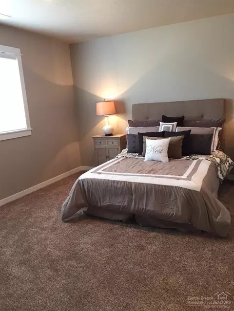 63278 Newhall Pl, Bend, OR 97701 photo 5