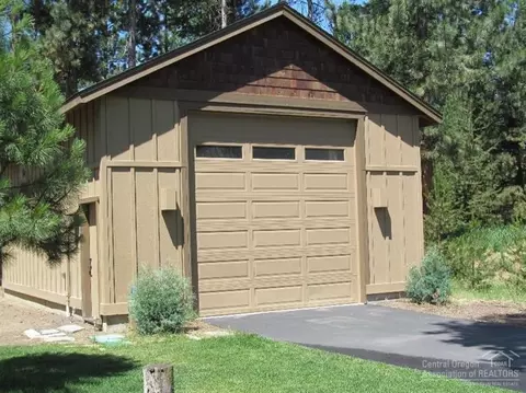15318 Bear St, La Pine, OR 97739 photo 4