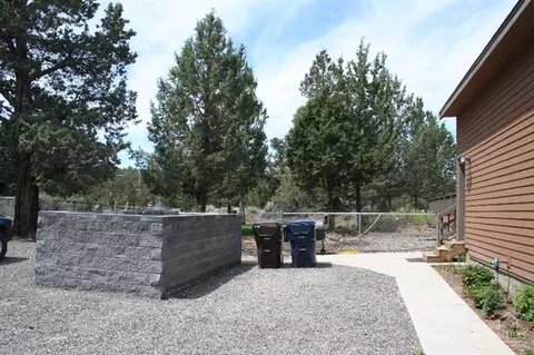 21415 Gift Rd, Bend, OR 97701 photo 10