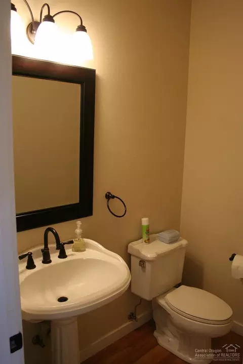 21415 Gift Rd, Bend, OR 97701 photo 11