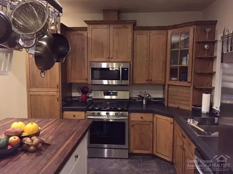 21415 Gift Rd, Bend, OR 97701 photo 8