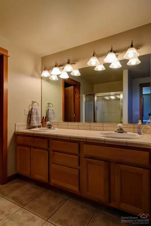 21344 Oakview Dr, Bend, OR 97701 photo 16