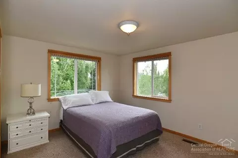 21344 Oakview Dr, Bend, OR 97701 photo 20