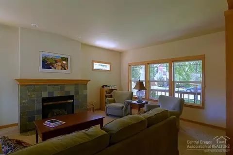21344 Oakview Dr, Bend, OR 97701 photo 5