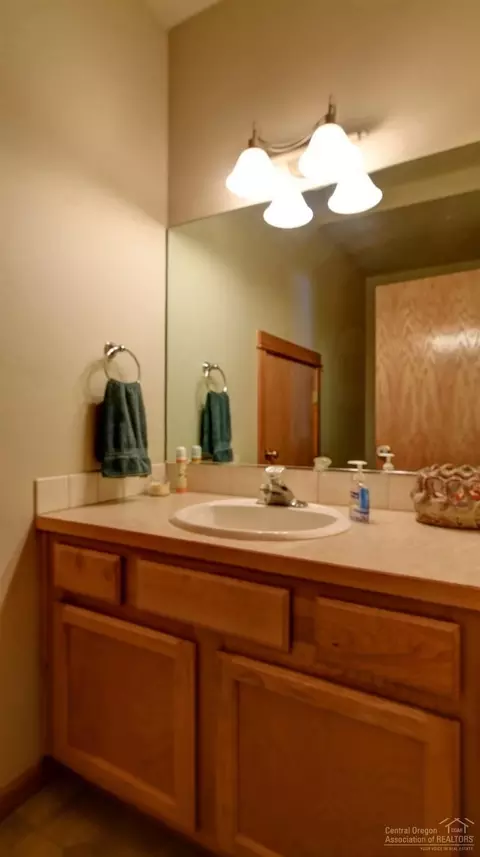 21344 Oakview Dr, Bend, OR 97701 photo 22