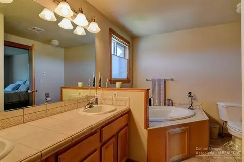 21344 Oakview Dr, Bend, OR 97701 photo 17