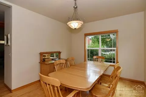 21344 Oakview Dr, Bend, OR 97701 photo 11