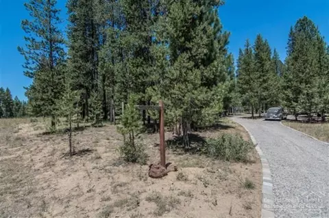 15082 River Loop Dr, Bend, OR 97707 photo 1
