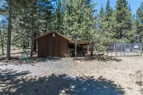 15082 River Loop Dr, Bend, OR 97707 photo 12