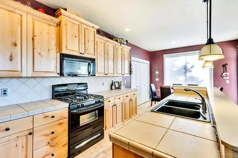 63115 Brookstone Ln, Bend, OR 97701 photo 12