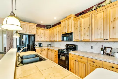 63115 Brookstone Ln, Bend, OR 97701 photo 11