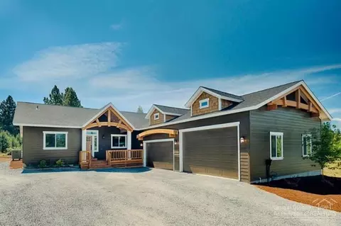 19525 Apache Rd, Bend, OR 97702 photo 3