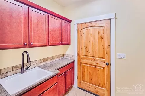 19525 Apache Rd, Bend, OR 97702 photo 17