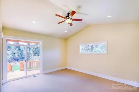 19525 Apache Rd, Bend, OR 97702 photo 13