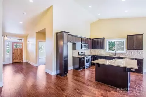 19525 Apache Rd, Bend, OR 97702 photo 8