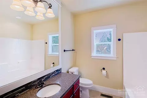 19525 Apache Rd, Bend, OR 97702 photo 15