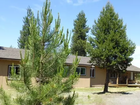 15990 6th St, La Pine, OR 97739 photo 1