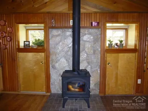 15990 6th St, La Pine, OR 97739 photo 8