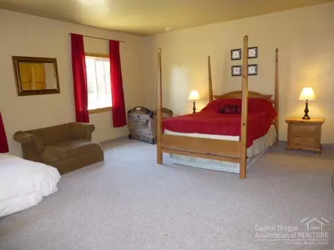 15990 6th St, La Pine, OR 97739 photo 6