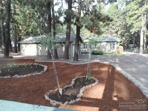 19106 Choctaw Rd, Bend, OR 97702 photo 2