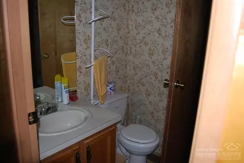 17039 Upland Rd, Bend, OR 97707 photo 12