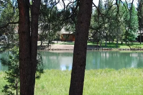 17039 Upland Rd, Bend, OR 97707 photo 5