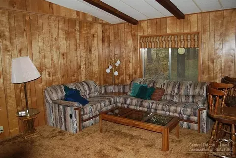 17039 Upland Rd, Bend, OR 97707 photo 9