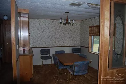 17039 Upland Rd, Bend, OR 97707 photo 11
