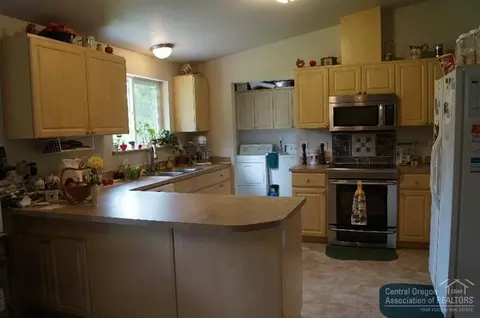 16280 Pine Drop Ln, La Pine, OR 97739 photo 10