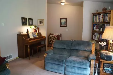 16280 Pine Drop Ln, La Pine, OR 97739 photo 9