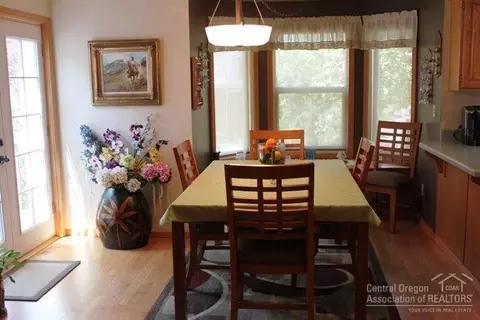 1914 NE Carson Way, Bend, OR 97701 photo 5