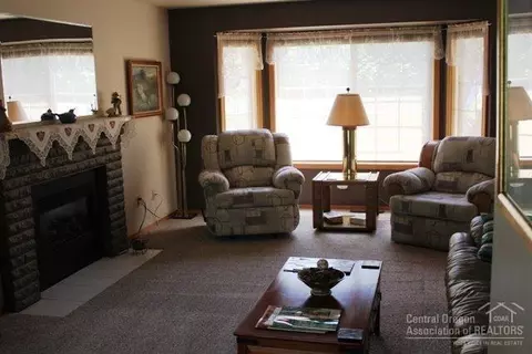 1914 NE Carson Way, Bend, OR 97701 photo 8