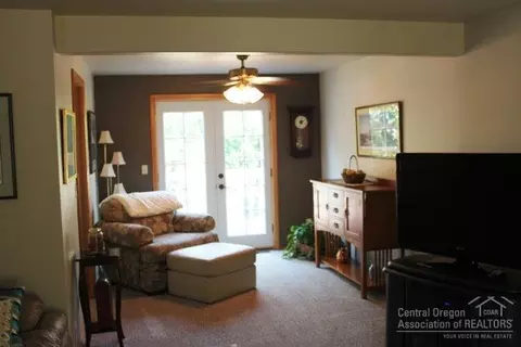 1914 NE Carson Way, Bend, OR 97701 photo 9
