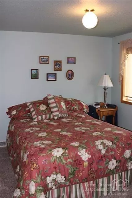 1914 NE Carson Way, Bend, OR 97701 photo 15