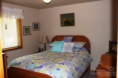 1914 NE Carson Way, Bend, OR 97701 photo 16