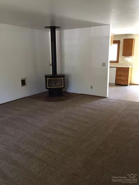 2744 NE Ocker, Bend, OR 97701 photo 3