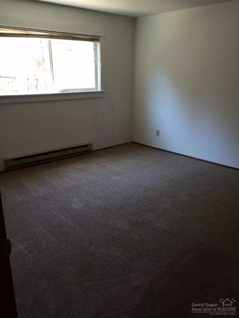2744 NE Ocker, Bend, OR 97701 photo 6