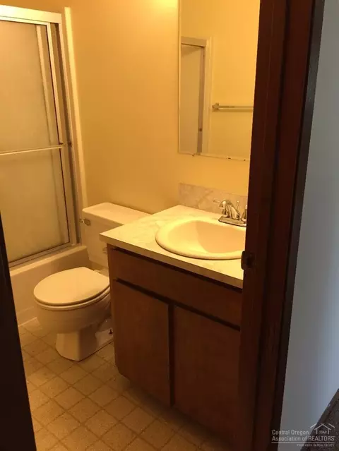 2744 NE Ocker, Bend, OR 97701 photo 7